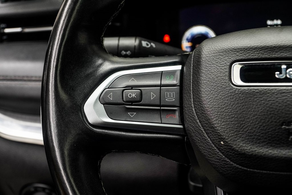 Vehicle image 32 of 39