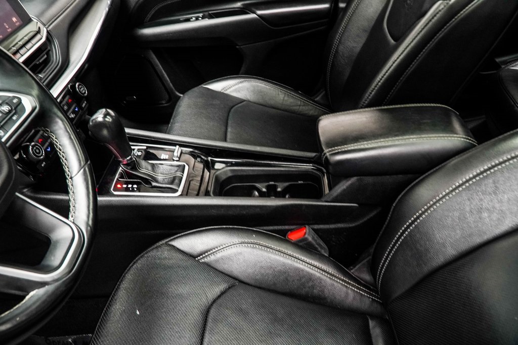 Vehicle image 24 of 39