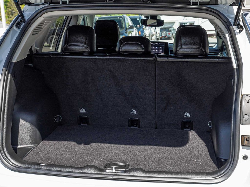 Vehicle image 36 of 40