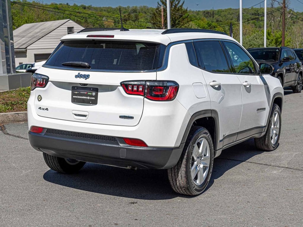 Vehicle image 4 of 40