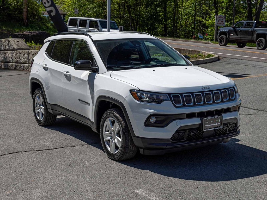 Vehicle image 3 of 40