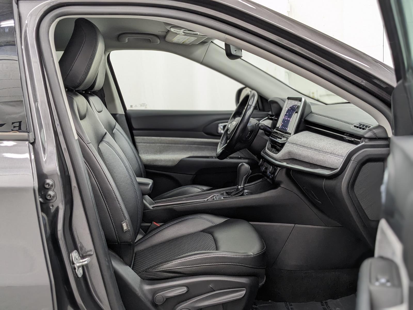 Vehicle image 19 of 31