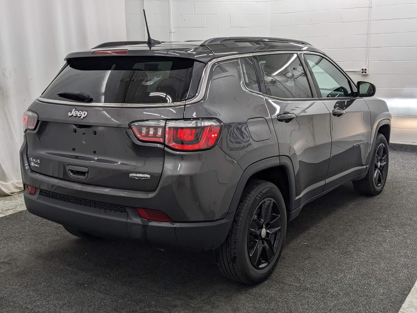 Vehicle image 4 of 31
