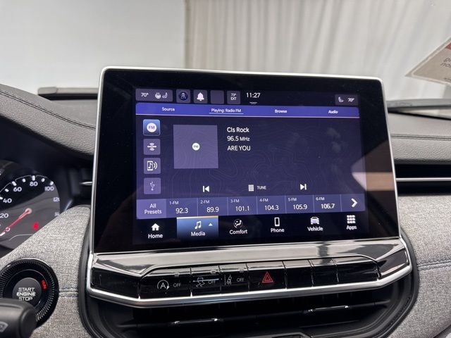 Vehicle image 17 of 29