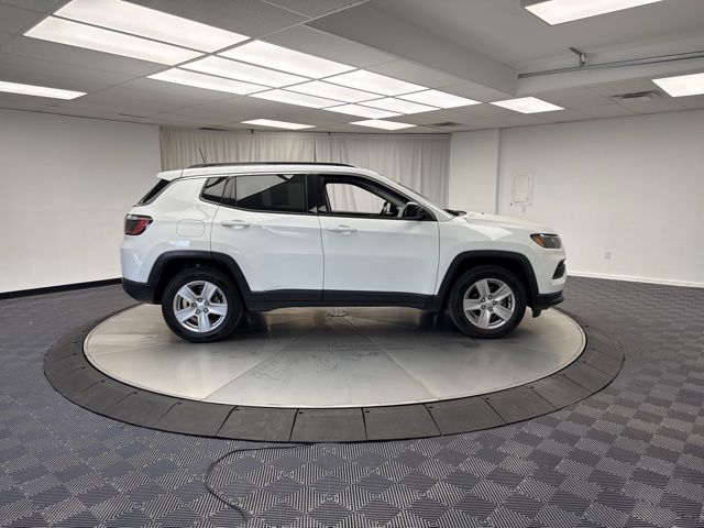 Vehicle image 4 of 29