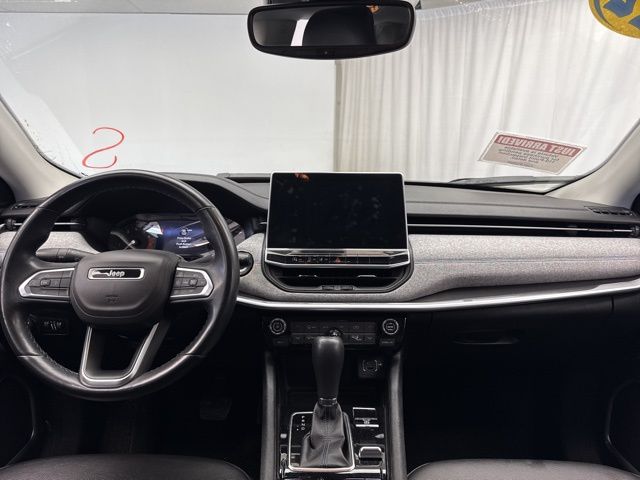 Vehicle image 13 of 29