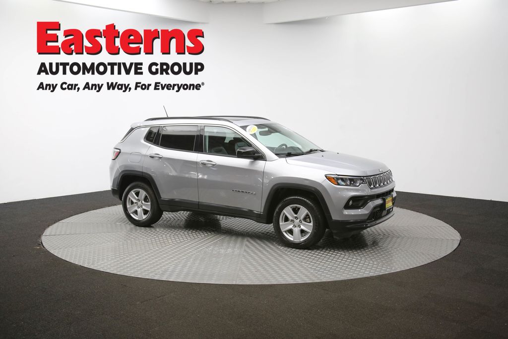 2022 Jeep Compass Latitude Image 15 of 62