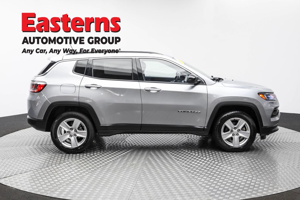 2022 Jeep Compass Latitude Image 17 of 62