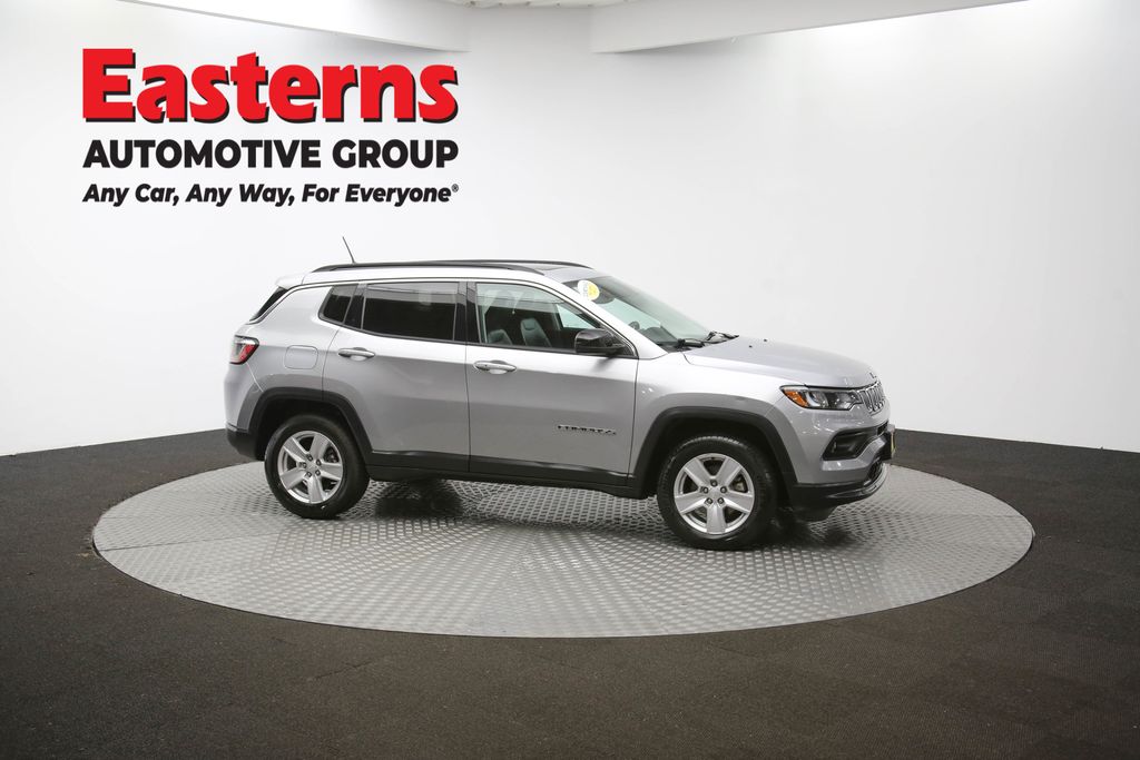 2022 Jeep Compass Latitude Image 12 of 62