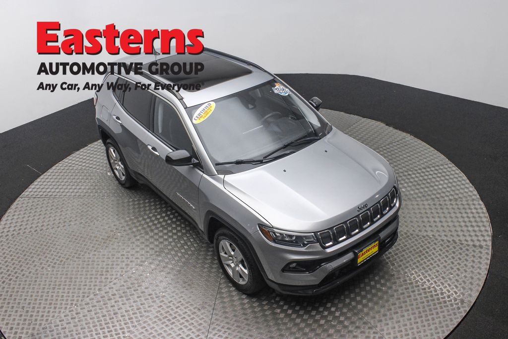 2022 Jeep Compass Latitude Image 13 of 62
