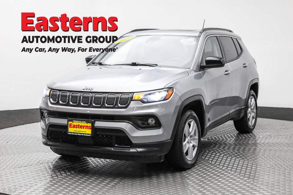 2022 Jeep Compass Latitude Image 7 of 62