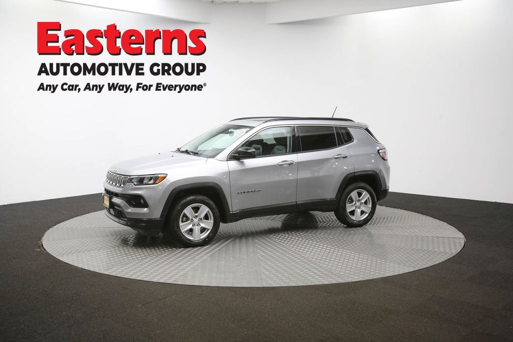 2022 Jeep Compass Latitude Image 3 of 62