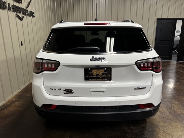 Vehicle image 7 of 46