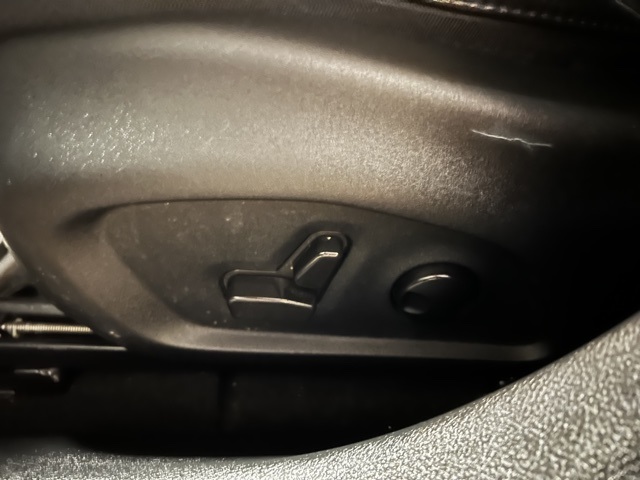 Vehicle image 17 of 46