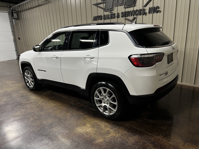 Vehicle image 8 of 46