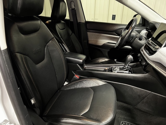 Vehicle image 29 of 46