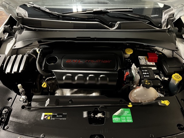 Vehicle image 43 of 46