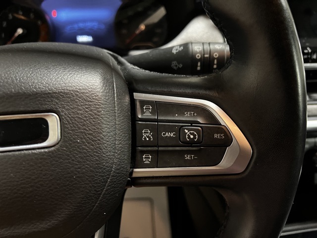 Vehicle image 34 of 46