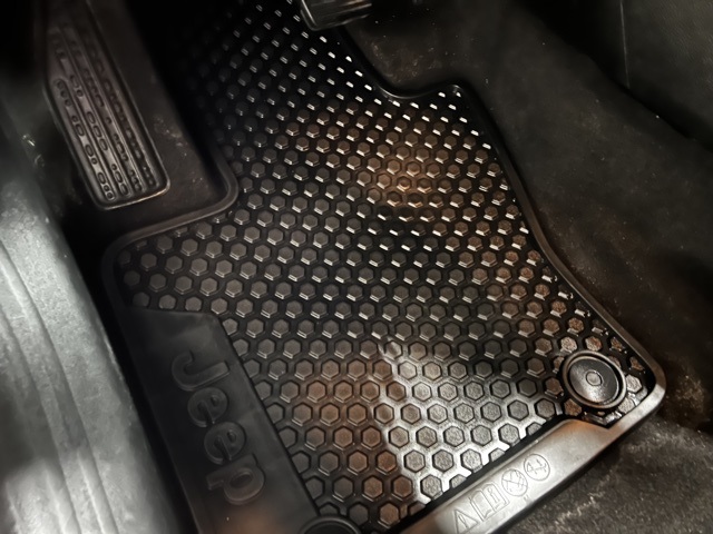 Vehicle image 18 of 46
