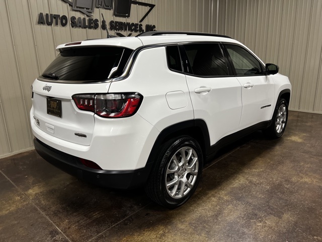 Vehicle image 6 of 46