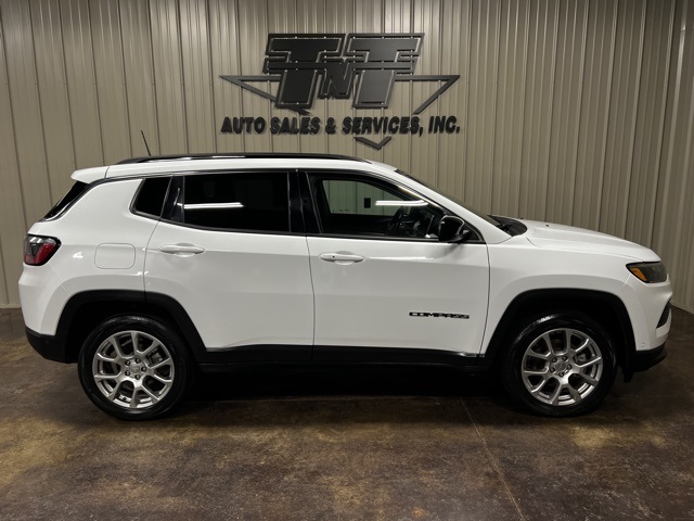Vehicle image 5 of 46