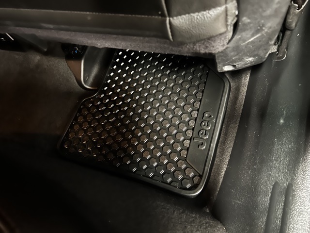 Vehicle image 26 of 46