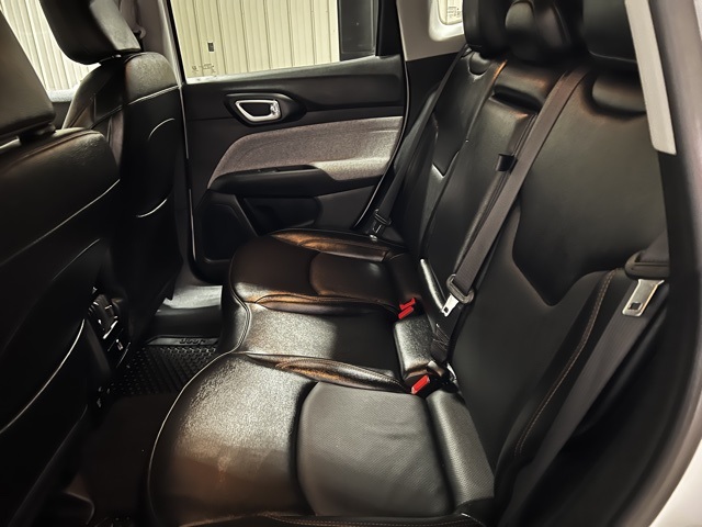 Vehicle image 19 of 46