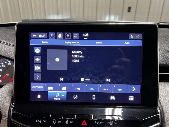 Vehicle image 40 of 46