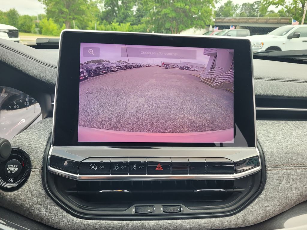 Vehicle image 15 of 22