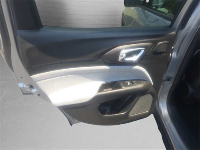 Vehicle image 15 of 26