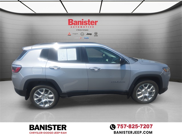 Vehicle image 4 of 26