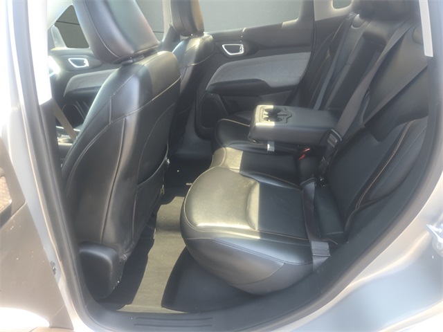 Vehicle image 23 of 26