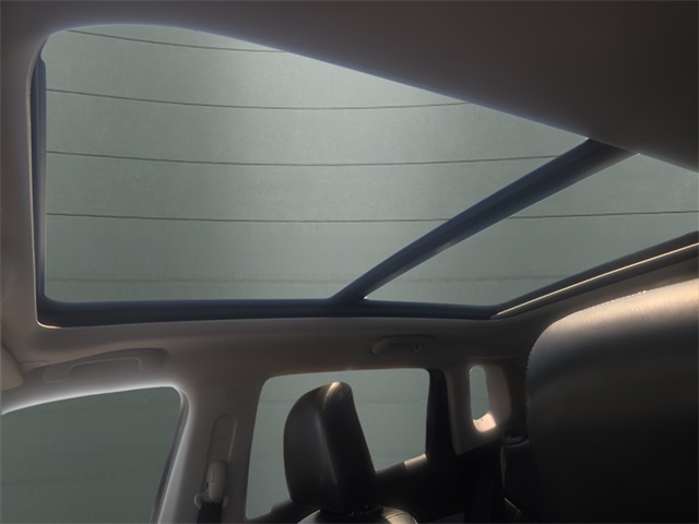 Vehicle image 22 of 26