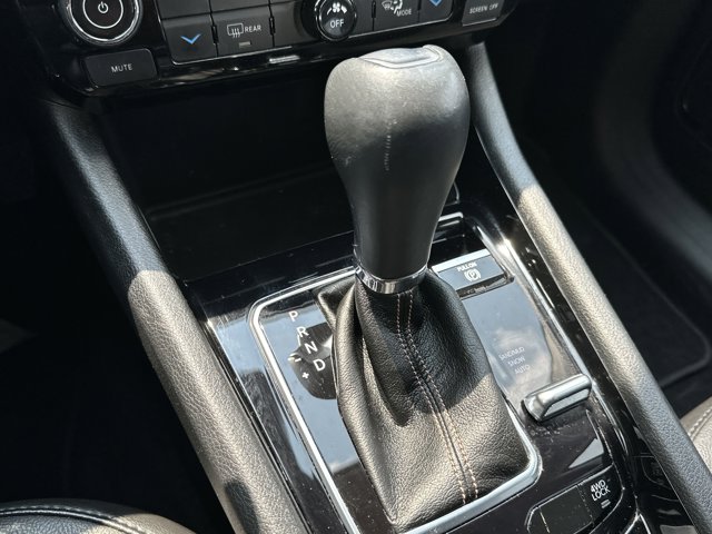 Vehicle image 36 of 39