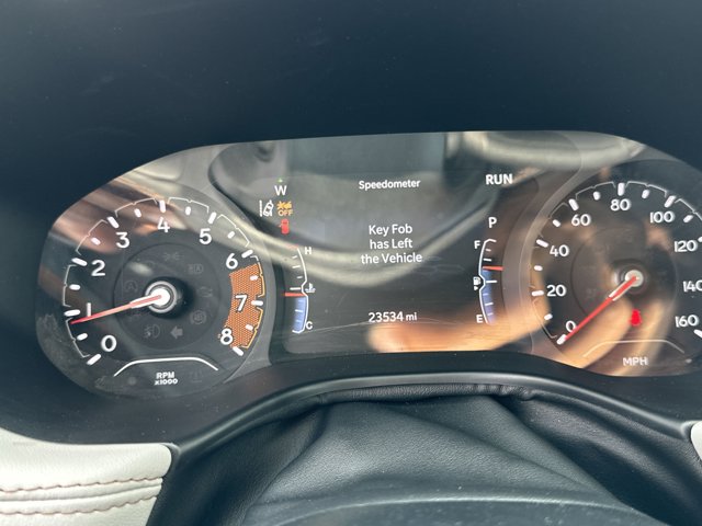 Vehicle image 33 of 39