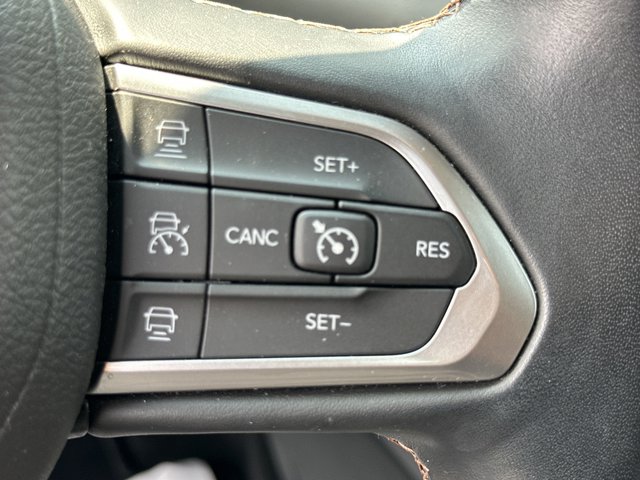 Vehicle image 32 of 39