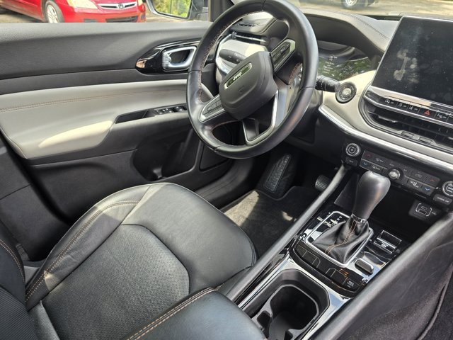 Vehicle image 14 of 39