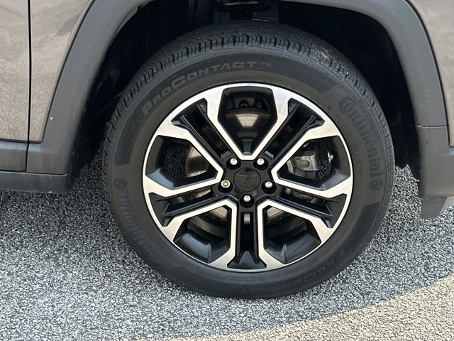 Vehicle image 19 of 39