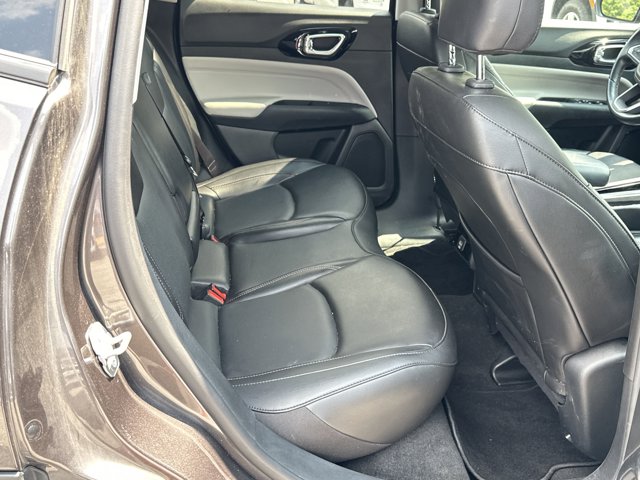 Vehicle image 22 of 39