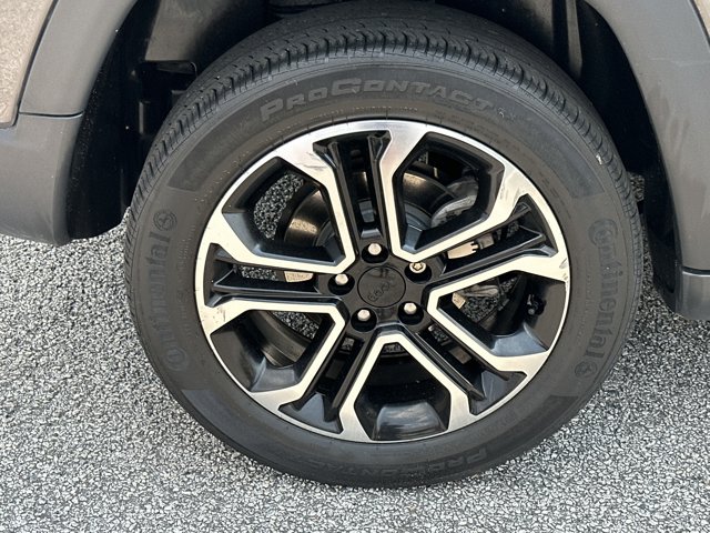 Vehicle image 24 of 39