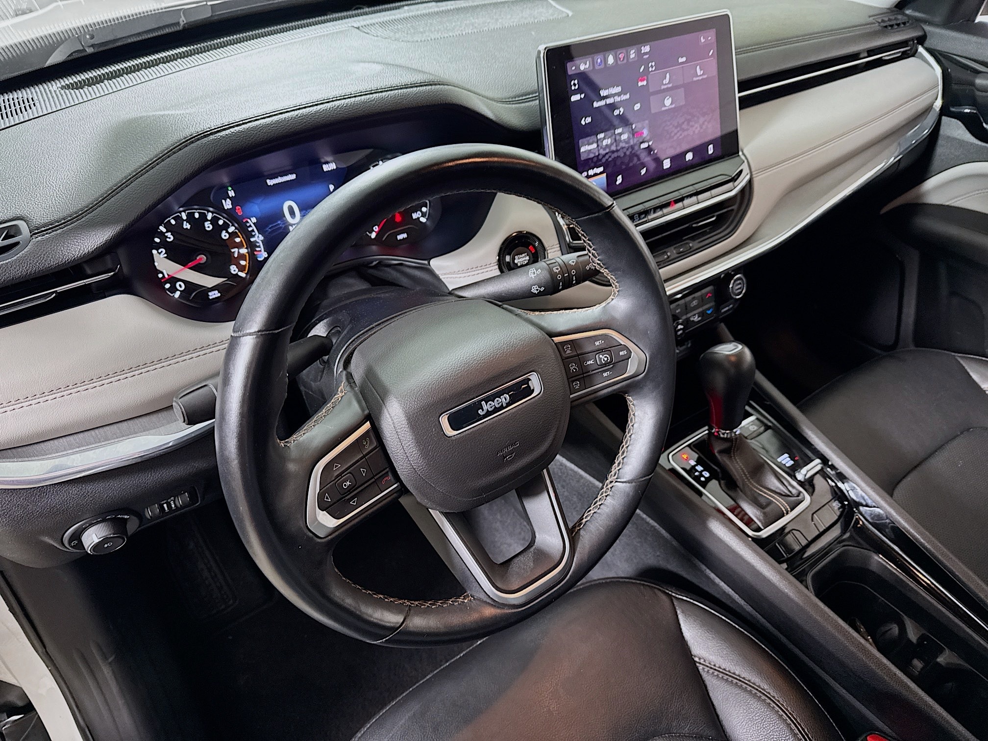 2022 Jeep Compass Limited Image 16 of 29