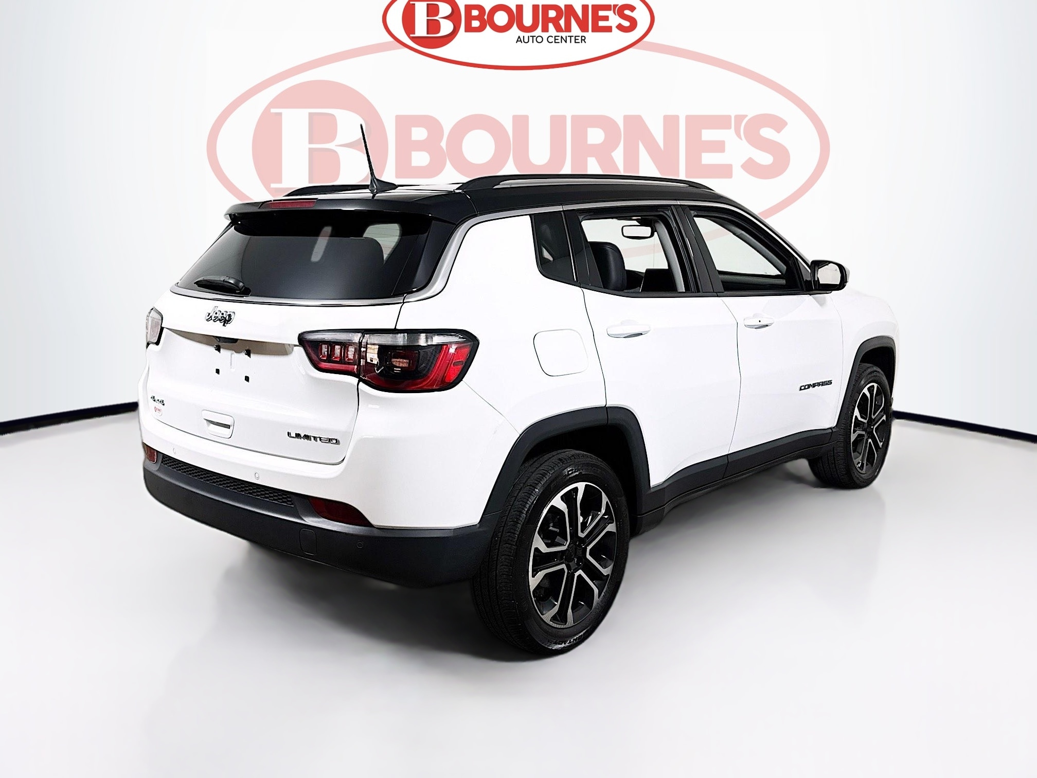 2022 Jeep Compass Limited Image 5 of 29