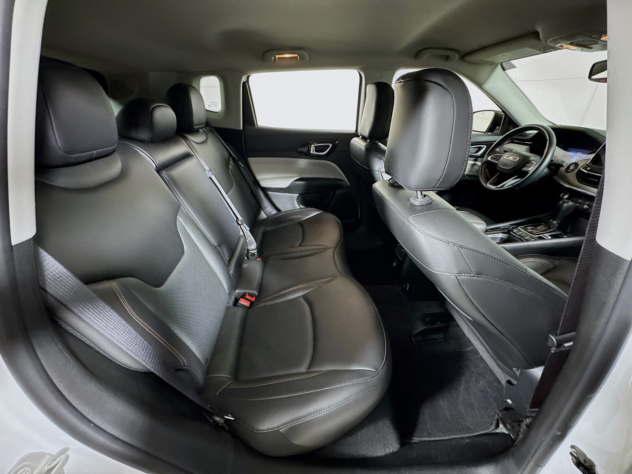 2022 Jeep Compass Limited Image 12 of 29