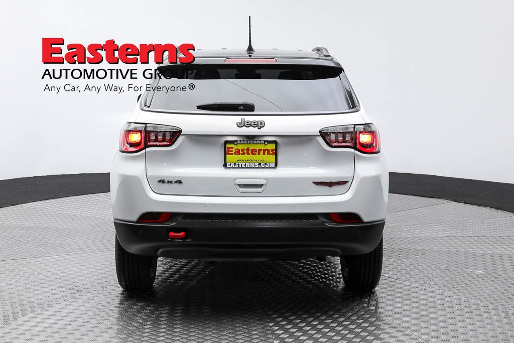 Vehicle image 28 of 61