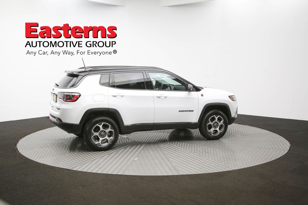 Vehicle image 21 of 61