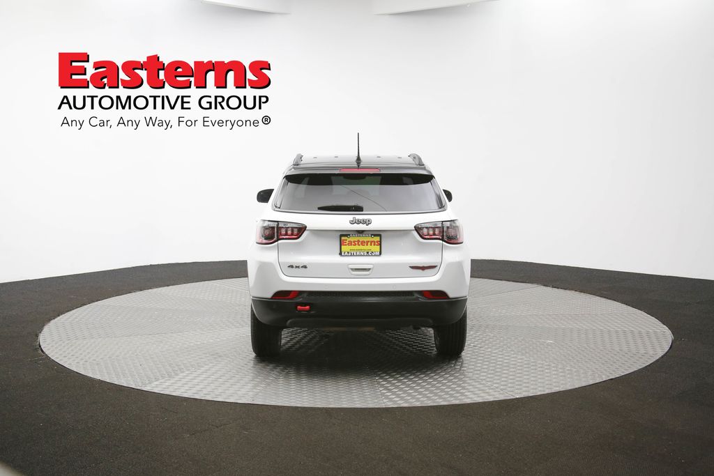 Vehicle image 27 of 61