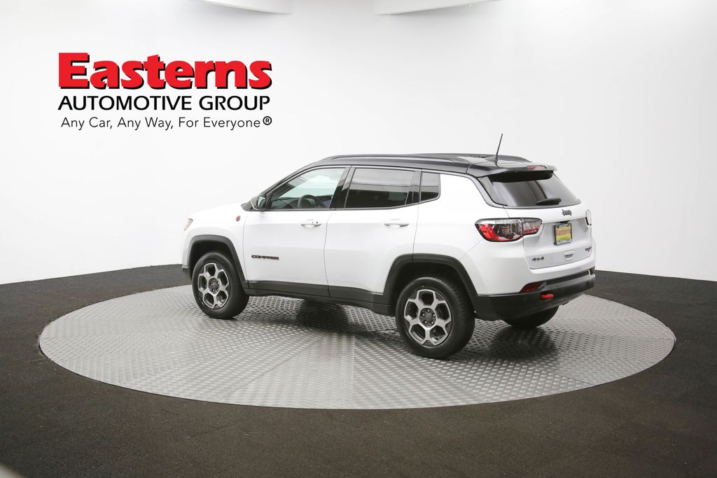 Vehicle image 33 of 61