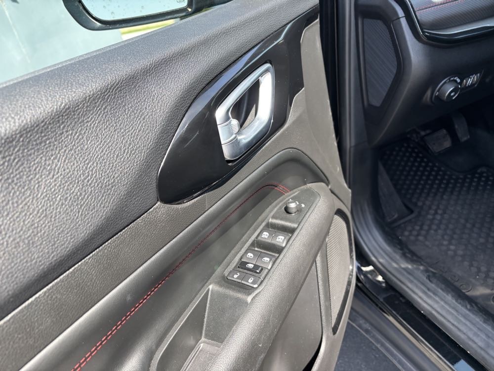 Vehicle image 25 of 35