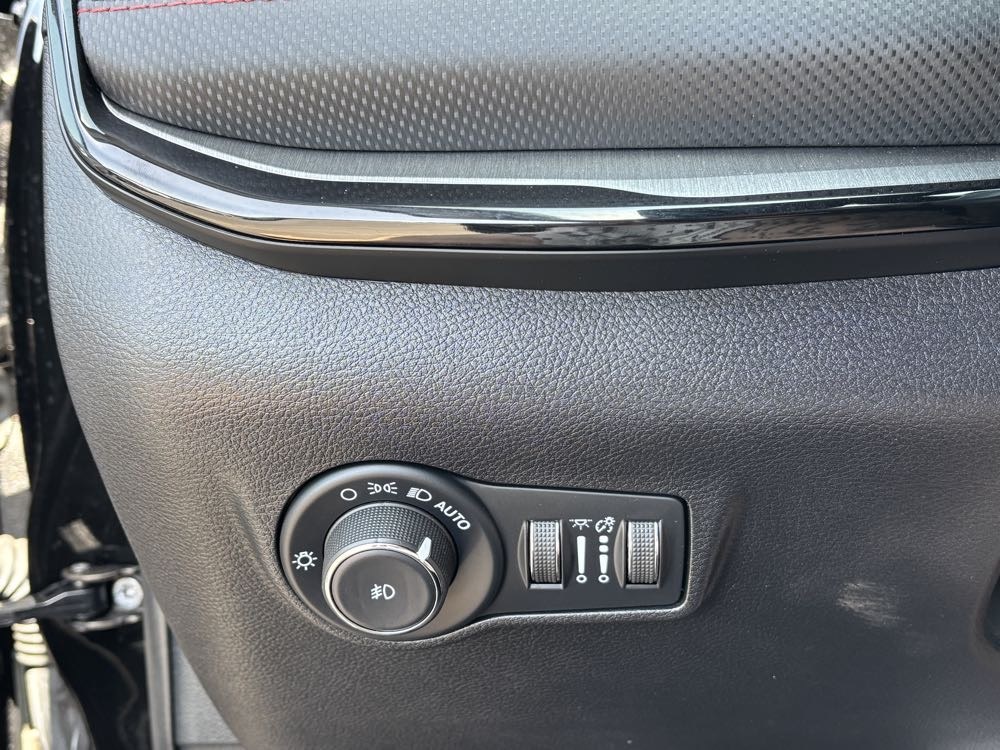 Vehicle image 23 of 35