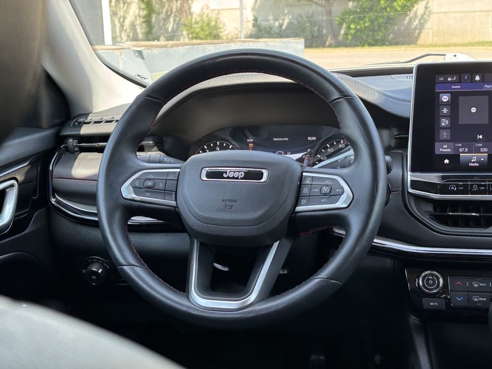 Vehicle image 27 of 35
